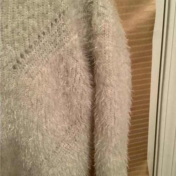 PINK ROSE~FUZZY~EYELASH~SWEATER~WHITE~SOFT~ MEDIUM~ - Picture 3 of 4